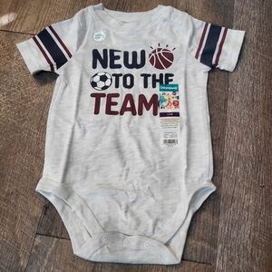 3/$12 NWT Baby Boy Grey Short Sleeved 'New To The Team' Sports Onesie Size 12mos